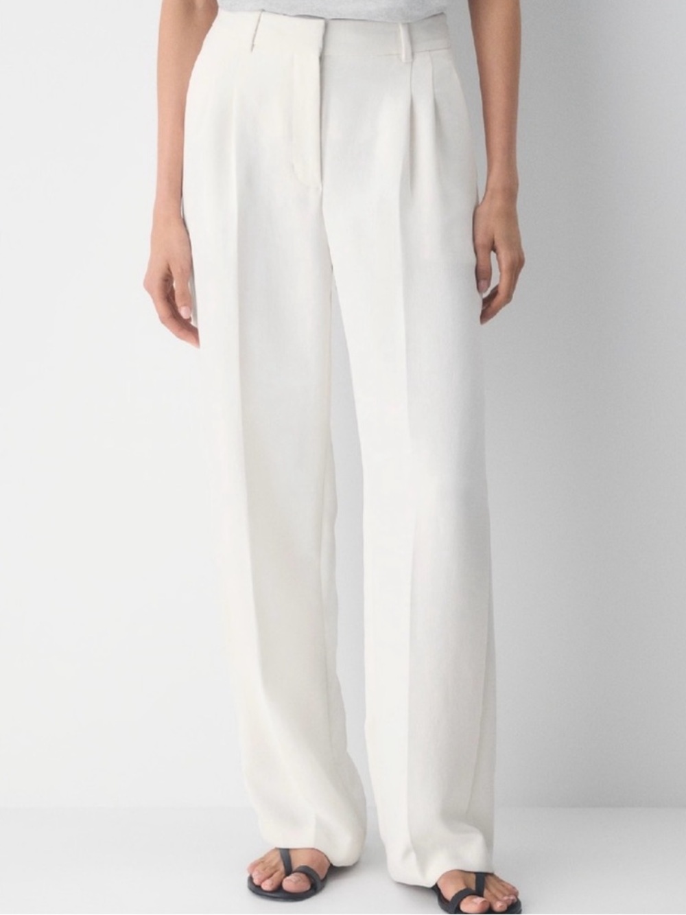 Aritzia effortless pant 8 Tall crepette light white wide leg tailored trouser